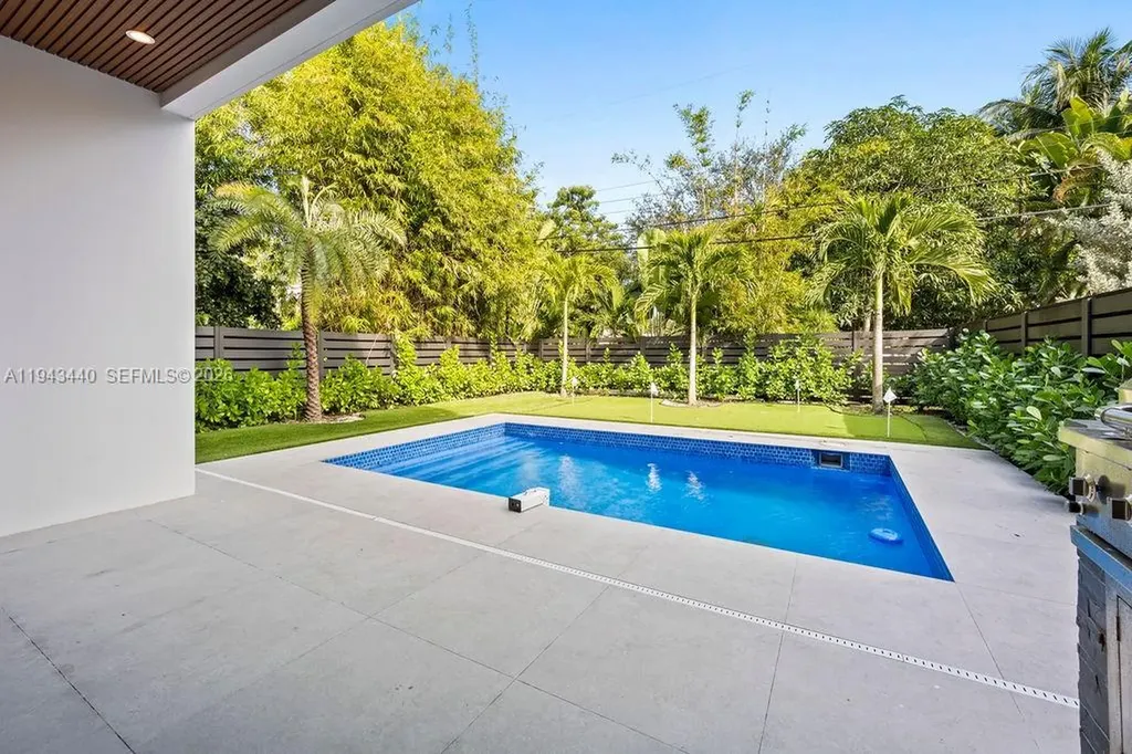 1122 NE 10th Avenue Fort Lauderdale FL 33304