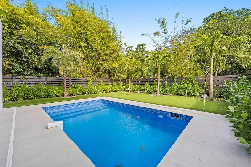 1122 NE 10th Avenue Fort Lauderdale FL 33304