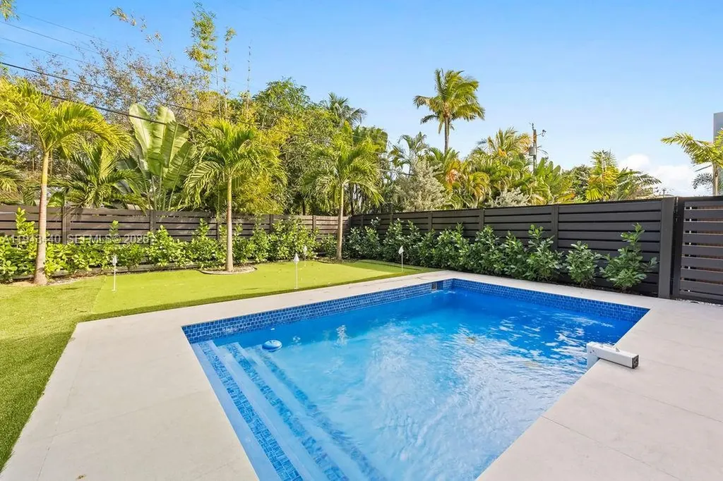 1122 NE 10th Avenue Fort Lauderdale FL 33304