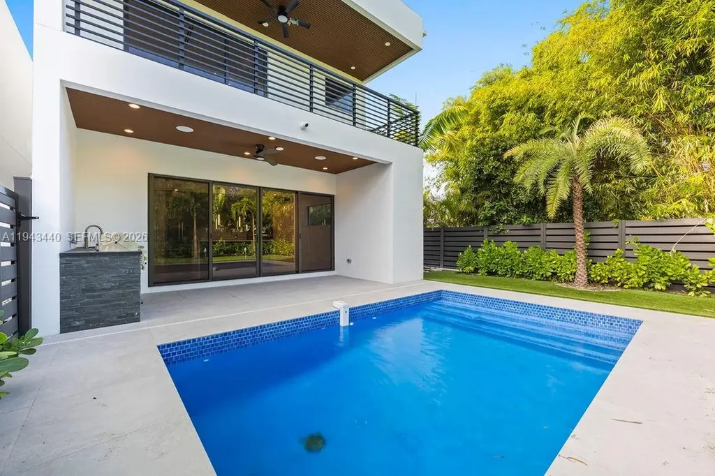 1122 NE 10th Avenue Fort Lauderdale FL 33304