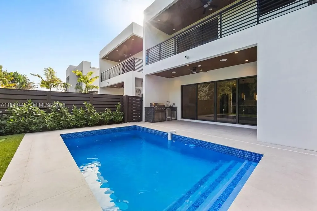 1122 NE 10th Avenue Fort Lauderdale FL 33304