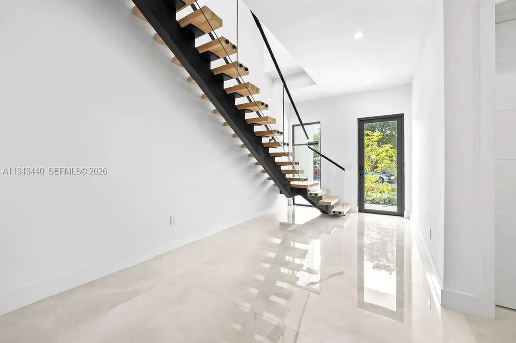 1122 NE 10th Avenue Fort Lauderdale FL 33304