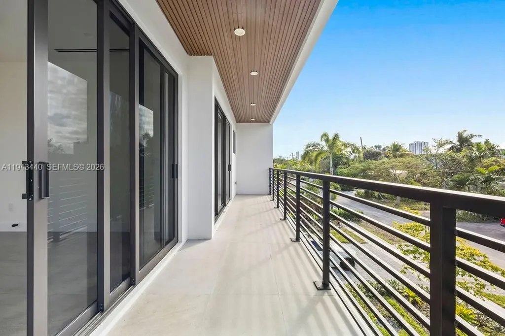 1122 NE 10th Avenue Fort Lauderdale FL 33304