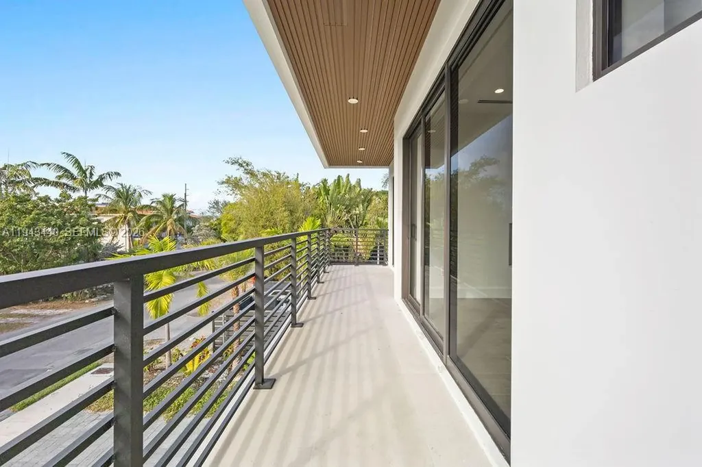 1122 NE 10th Avenue Fort Lauderdale FL 33304