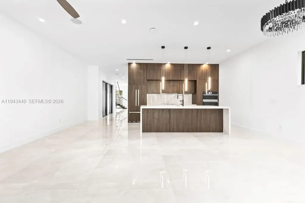 1122 NE 10th Avenue Fort Lauderdale FL 33304