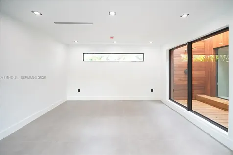 7765 SW 57th Terrace Miami FL 33143