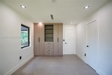7765 SW 57th Terrace Miami FL 33143