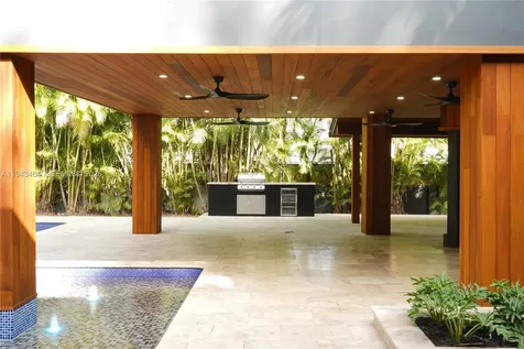 7765 SW 57th Terrace Miami FL 33143