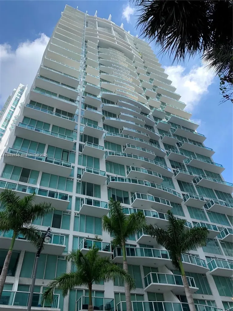 41 SE 5th Street Miami FL 33131