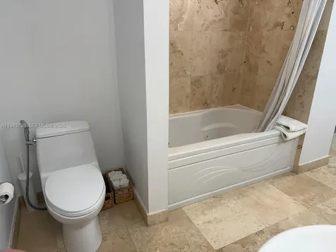 41 SE 5th Street Miami FL 33131