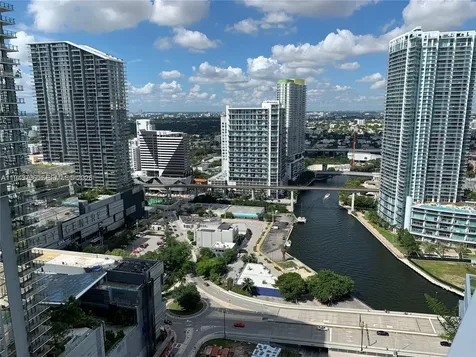 41 SE 5th Street Miami FL 33131