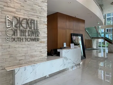 41 SE 5th Street Miami FL 33131