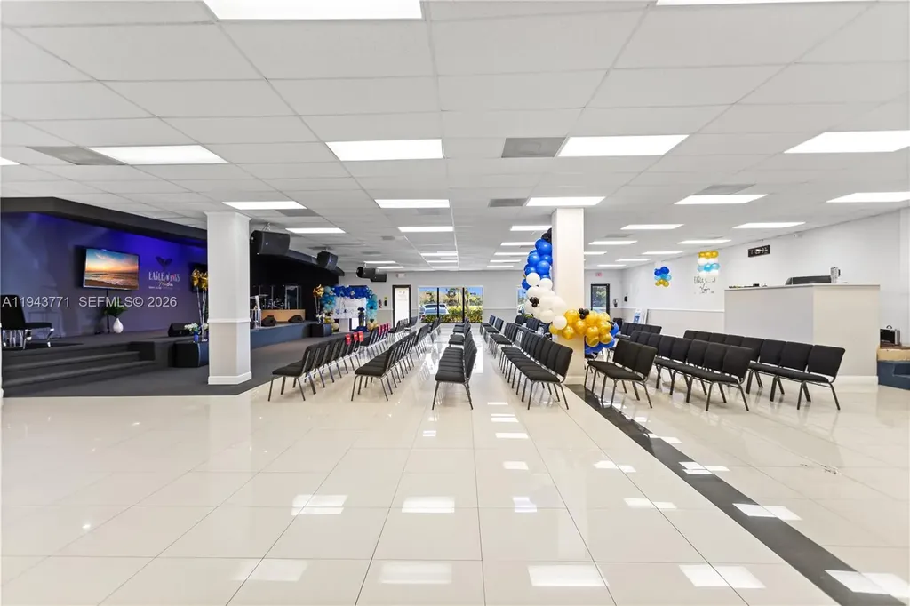 2025 N Dixie Highway Pompano Beach FL 33060