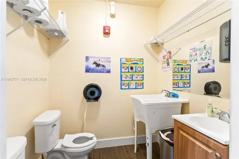2025 N Dixie Highway Pompano Beach FL 33060