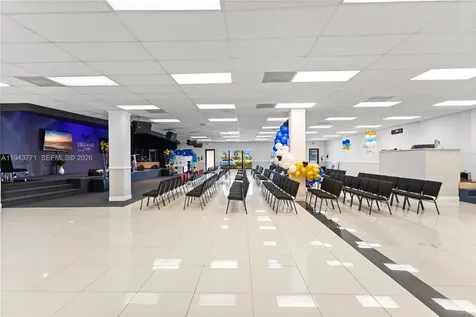 2025 N Dixie Highway Pompano Beach FL 33060