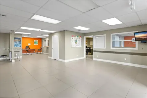 2025 N Dixie Highway Pompano Beach FL 33060