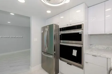 3180 S Ocean Drive Hallandale Beach FL 33009