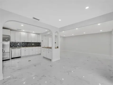 10251 NW 39th Court Coral Springs FL 33065