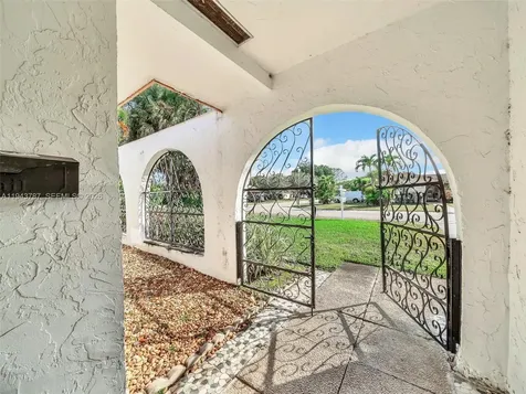 10251 NW 39th Court Coral Springs FL 33065
