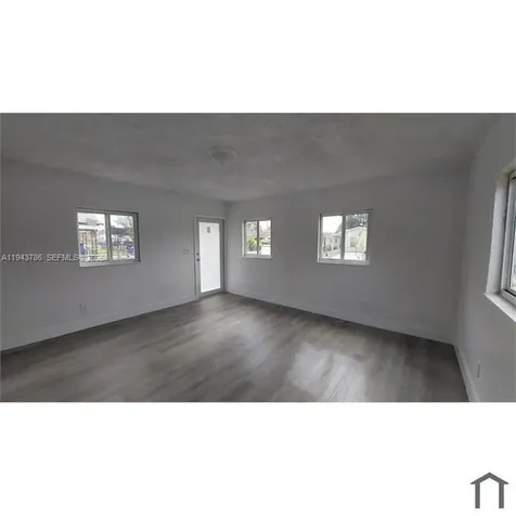 2927 NW 60th Street Miami FL 33142