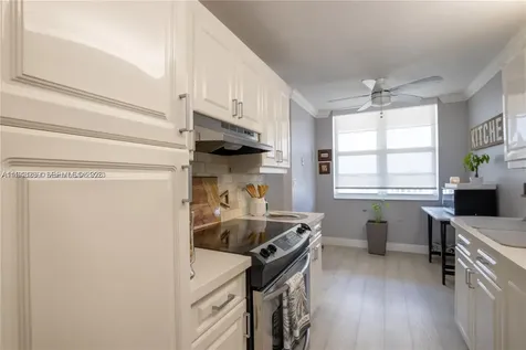 250 Jacaranda Drive Plantation FL 33324