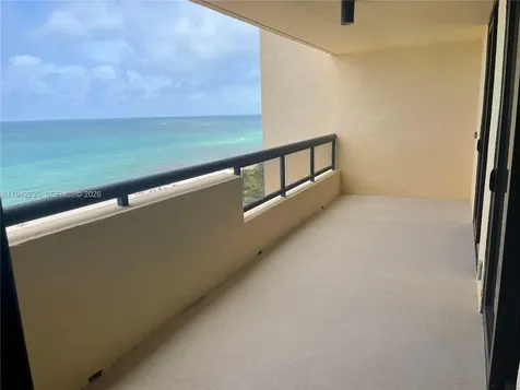 2555 Collins Avenue Miami Beach FL 33140