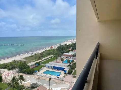 2555 Collins Avenue Miami Beach FL 33140