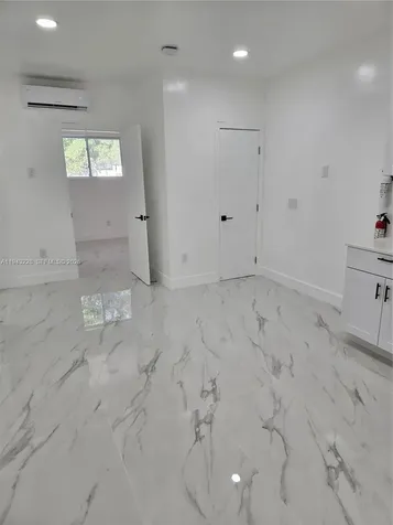 987 NE 145 Miami FL 33161