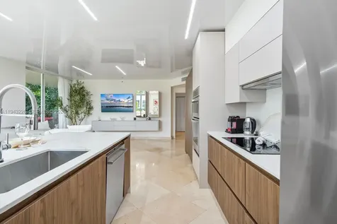 17555 Atlantic Boulevard Sunny Isles Beach FL 33160