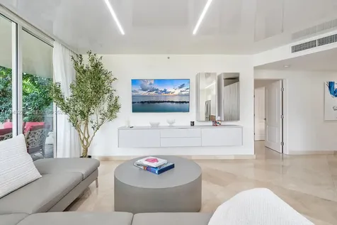 17555 Atlantic Boulevard Sunny Isles Beach FL 33160