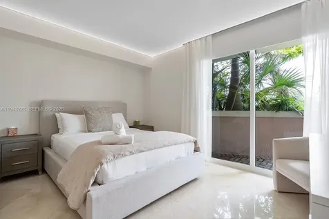 17555 Atlantic Boulevard Sunny Isles Beach FL 33160