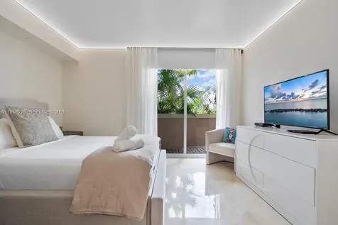 17555 Atlantic Boulevard Sunny Isles Beach FL 33160
