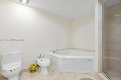 17555 Atlantic Boulevard Sunny Isles Beach FL 33160