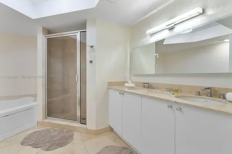 17555 Atlantic Boulevard Sunny Isles Beach FL 33160