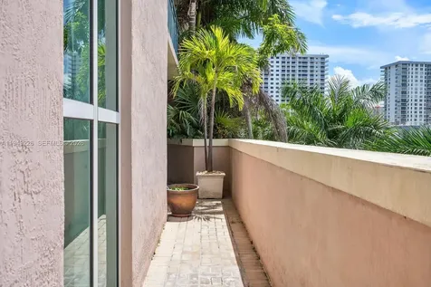 17555 Atlantic Boulevard Sunny Isles Beach FL 33160