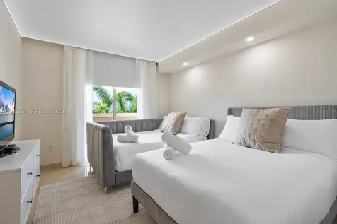 17555 Atlantic Boulevard Sunny Isles Beach FL 33160
