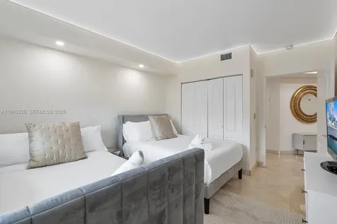 17555 Atlantic Boulevard Sunny Isles Beach FL 33160