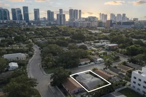 3240 NW 3rd Avenue Miami FL 33127