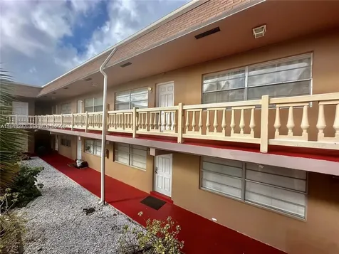 241 SE 9th Avenue Pompano Beach FL 33060