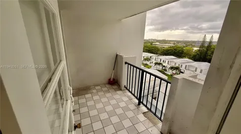 2750 NE 183rd Street Aventura FL 33160