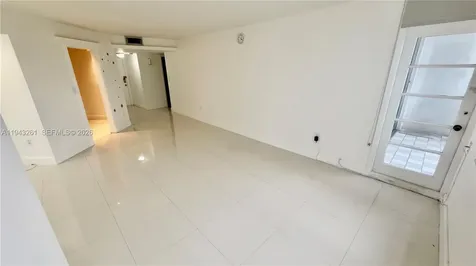 2750 NE 183rd Street Aventura FL 33160