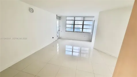 2750 NE 183rd Street Aventura FL 33160