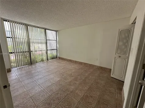 17021 N Bay Road Sunny Isles Beach FL 33160