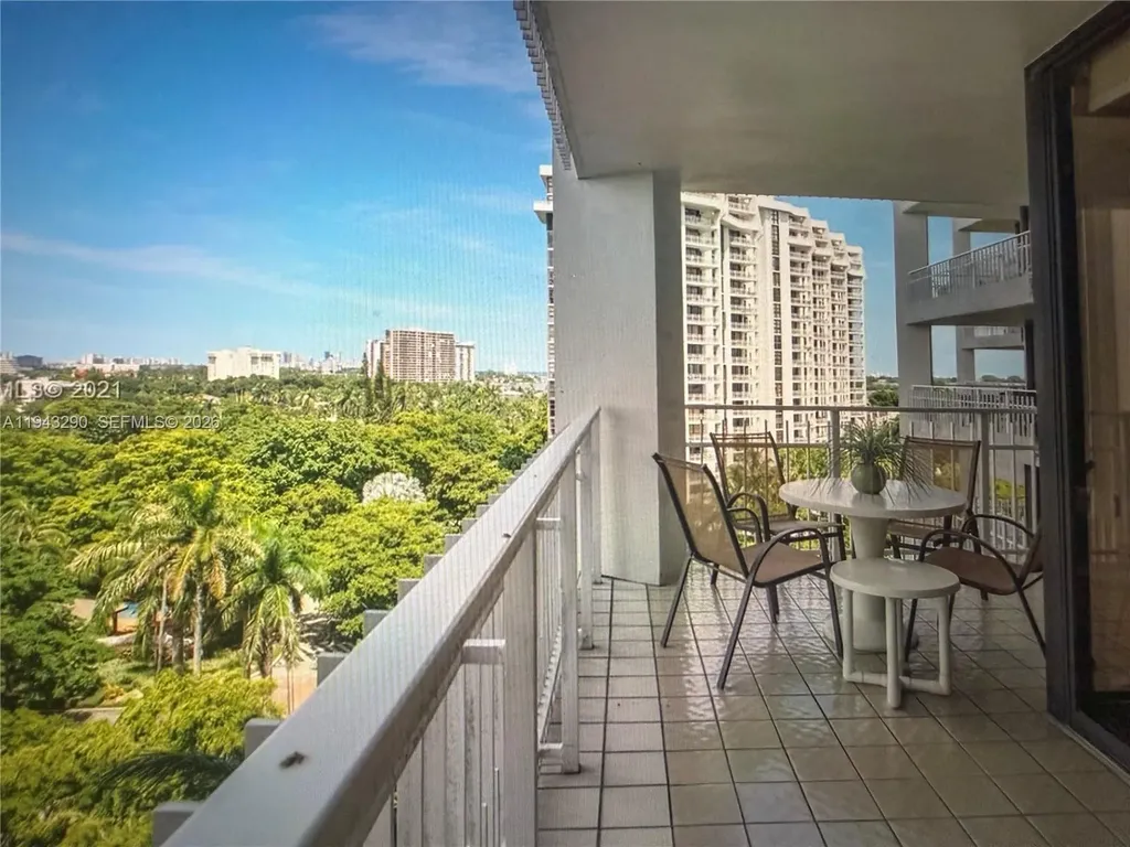 2000 Towerside Terrace Miami FL 33138