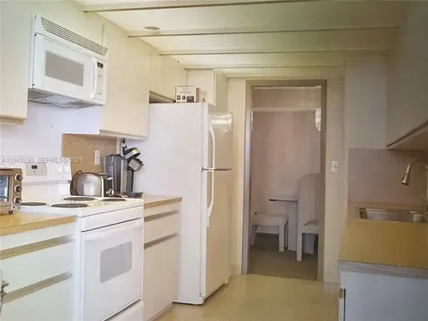 2000 Towerside Terrace Miami FL 33138