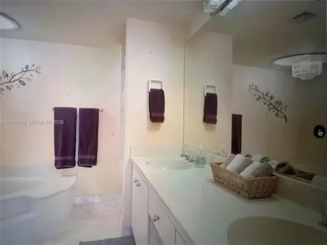 2000 Towerside Terrace Miami FL 33138