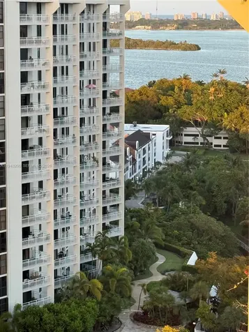 2000 Towerside Terrace Miami FL 33138