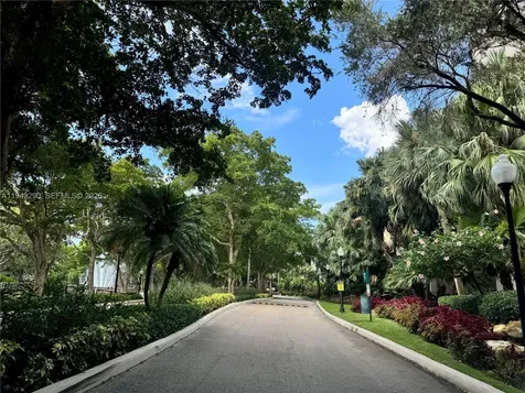 2000 Towerside Terrace Miami FL 33138