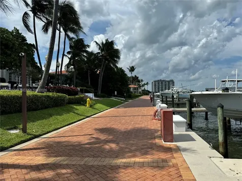 2000 Towerside Terrace Miami FL 33138