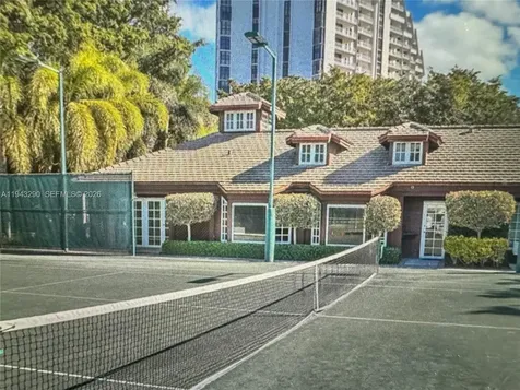 2000 Towerside Terrace Miami FL 33138